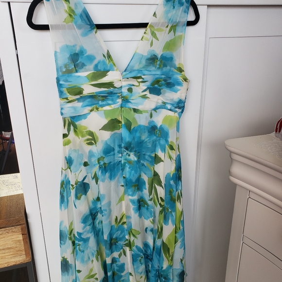 Beautiful watercolor dress, perfect for a brunch perfect or wedding on a beach - Picture 8 of 11